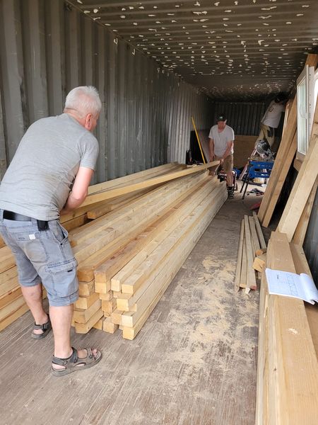 Togo Dach Beginn 77.jpg